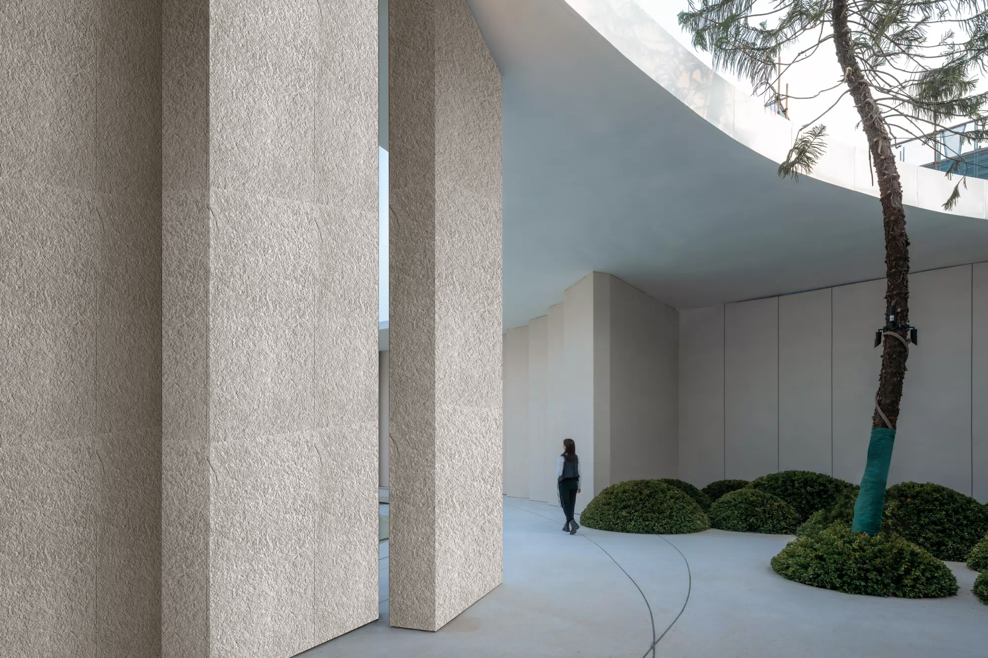 Flexible Stone Series – Regenerated Stone Series combines the elegance of natural stone with sustainable innovation. Lightweight, waterproof, and fire-resistant, these panels are easy to install on flat or curved surfaces, offering versatile design options for interiors and exteriors.